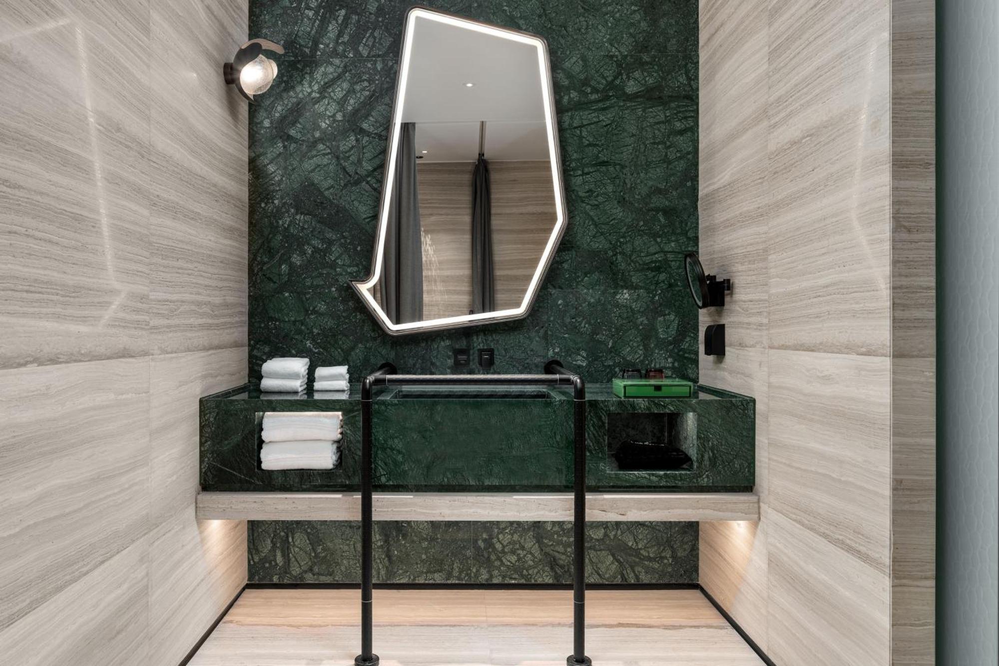 The Westin Yantai Hotell Eksteriør bilde